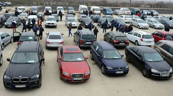 La ce trebuie sa fii atent cand cumperi un automobil second hand masini sh 768x320 1