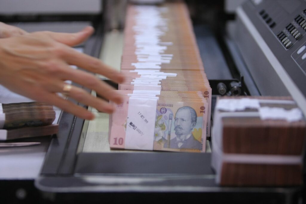 Ofer bani împrumut rapid și avantajos bani împrumut