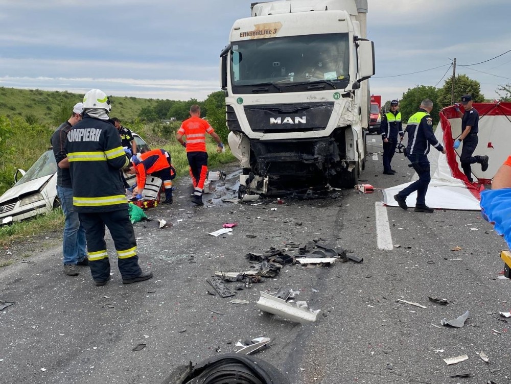 Accident grav pe DN1, în judeţul Bihor. Patru persoane au murit