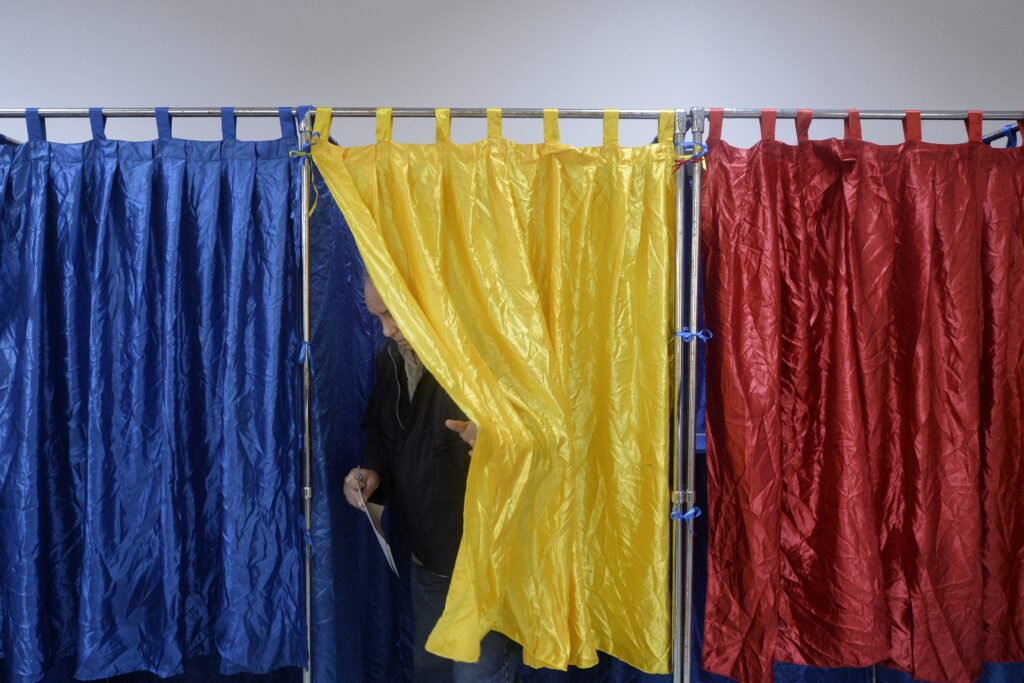 FOCUS: Românii, chemaţi la primele alegeri comasate de după revoluţie – europarlamentare şi locale