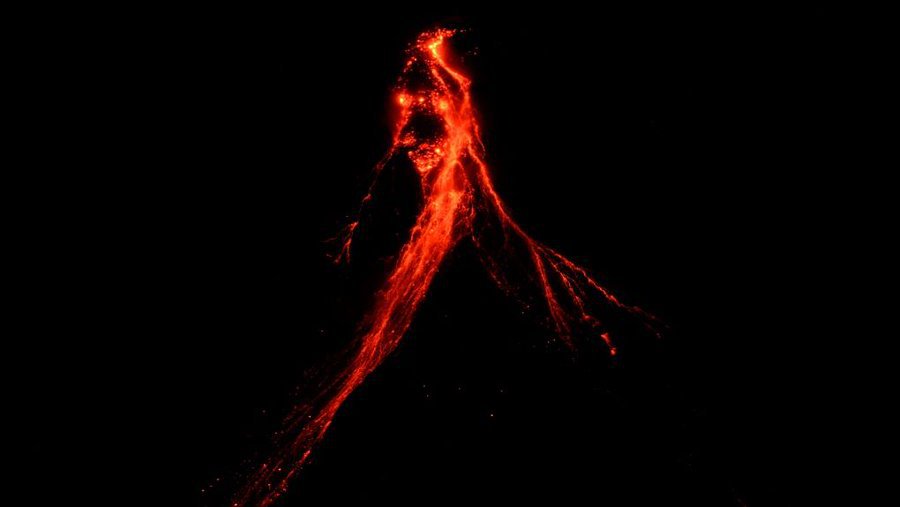 Un vulcan din Filipine a erupt. Experţii cred că vor urma şi alte erupţii