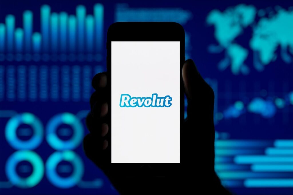 Revolut, unul dintre cele mai mari startup-uri din Europa, caută să vândă acţiuni în valoare de 500 de milioane de dolari. Evaluarea Revolut a ajuns la 40 de mld. de dolari