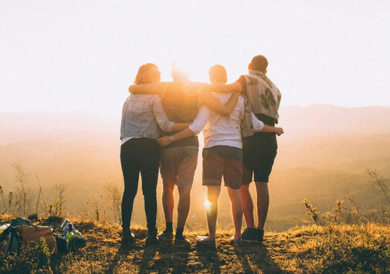 Cei mai fericiți oameni au 3 tipuri de prieteni esențiali